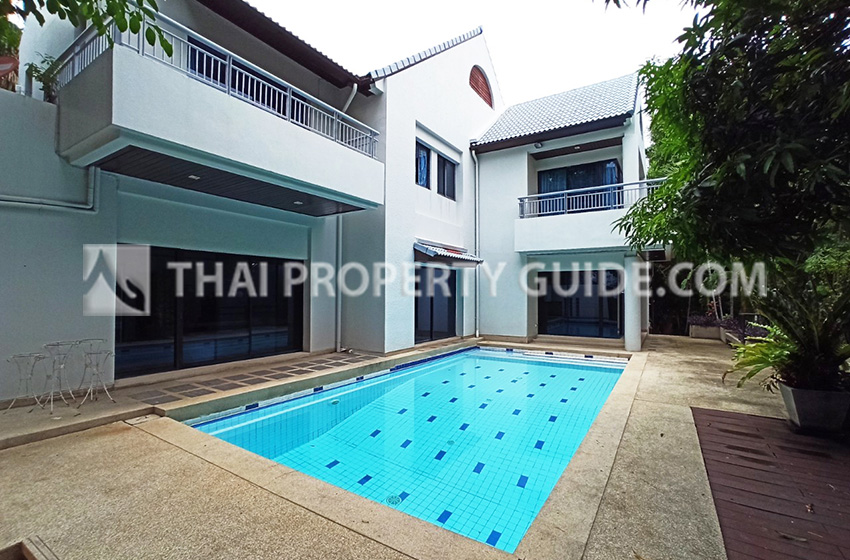 House with Private Pool in Nichada Thani 